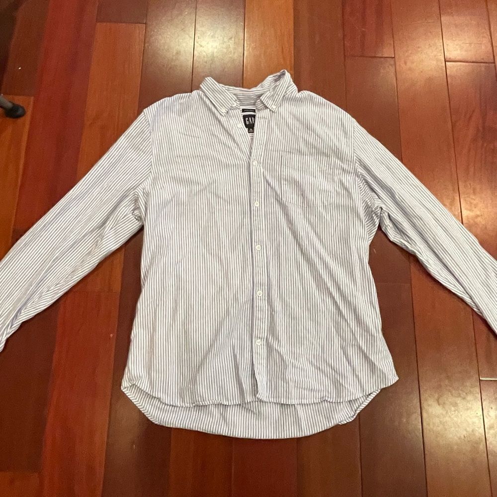 Men’s GAP white and blue striped button down shirt